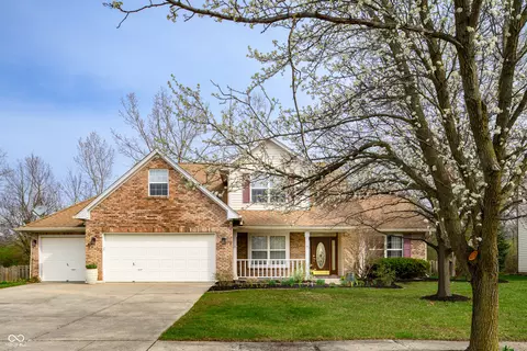 12512 Geist Cove Dr, Indianapolis, IN 46236