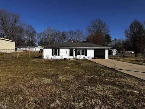 5061 N 200 W, Columbus, IN 47201