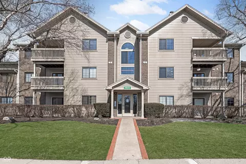 8820 Yardley Ct #101, Indianapolis, IN 46268
