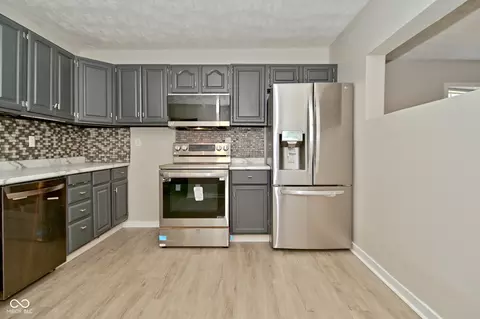 Kitchen - 207 E Wall St, Advance, IN 46102 photo 3 of 3