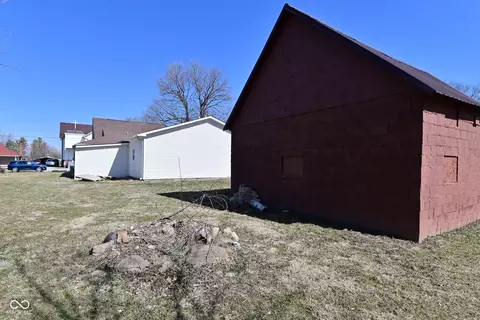 Exterior - 207 E Wall St, Advance, IN 46102 photo 2 of 5