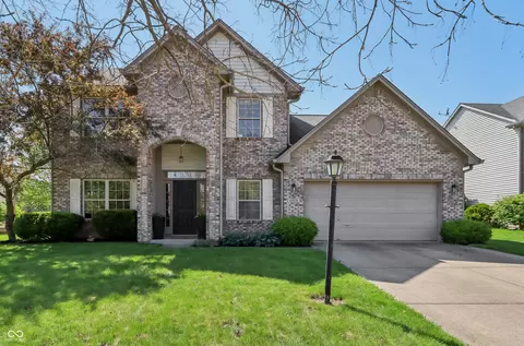 10576 Greenway Dr, Fishers, IN 46037