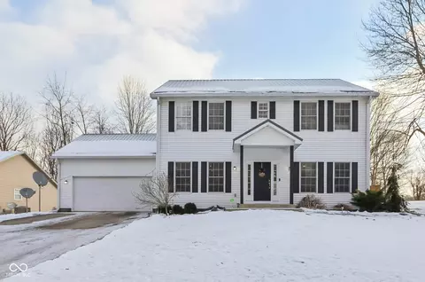 5390 S Maple Dr, Crawfordsville, IN 47933