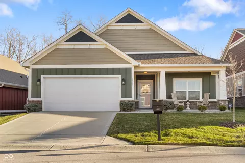 4313 W Hidden Preserve Cv, New Palestine, IN 46163