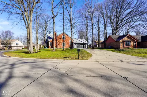 449 Old Hickory Ln, Greenwood, IN 46142