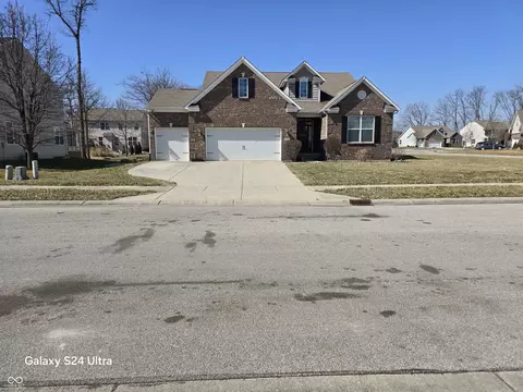 720 Erin Dr, Avon, IN 46123
