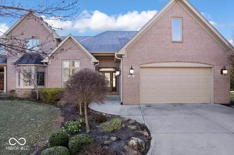 1621 Rosebud Ln, Greenwood, IN 46143