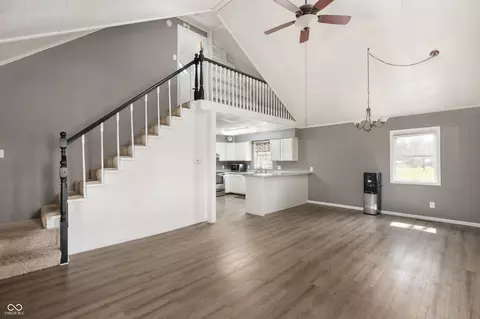 Living - 712 N Pendleton Ave, Pendleton, IN 46064 photo 3 of 4