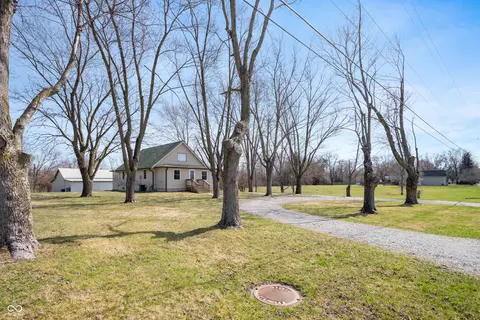 Exterior - 712 N Pendleton Ave, Pendleton, IN 46064 photo 3 of 7