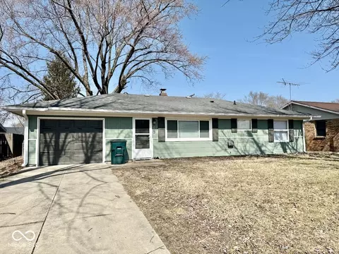 2308 W Surrey Dr, Muncie, IN 47304