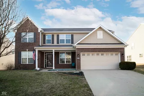 1618 Lavender Ln, Greenwood, IN 46143