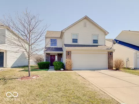 1471 Pencross Ln, Greenwood, IN 46143
