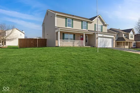 775 Hummingbird Ln, Whiteland, IN 46184