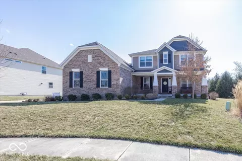7055 Scarborough Ct, Columbus, IN 47201