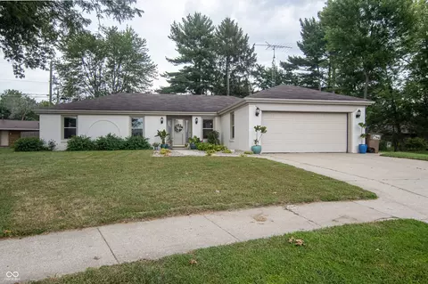 3335 Woodcrest Ct, Columbus, IN 47203