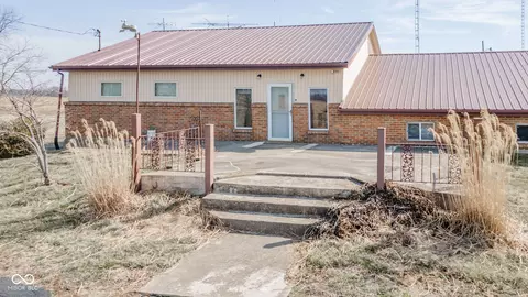 112 S Messick Rd, New Castle, IN 47362