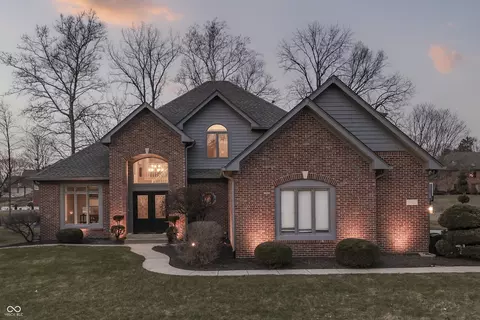 4140 Sagewood Ct, Greenwood, IN 46143