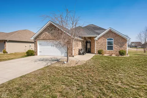 4347 Westminster Pl, Columbus, IN 47201
