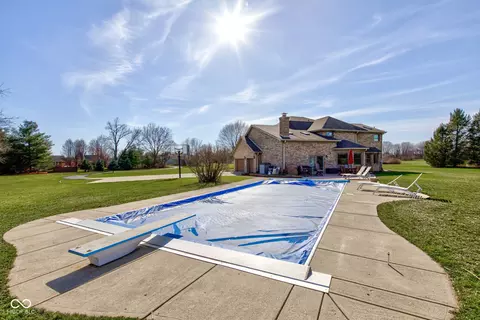 Exterior - 2274 W Huntsville Rd, Pendleton, IN 46064 photo 2 of 10