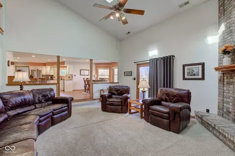 Living - 2274 W Huntsville Rd, Pendleton, IN 46064 photo 4 of 5