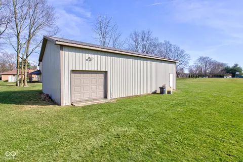 Exterior - 2274 W Huntsville Rd, Pendleton, IN 46064 photo 8 of 10