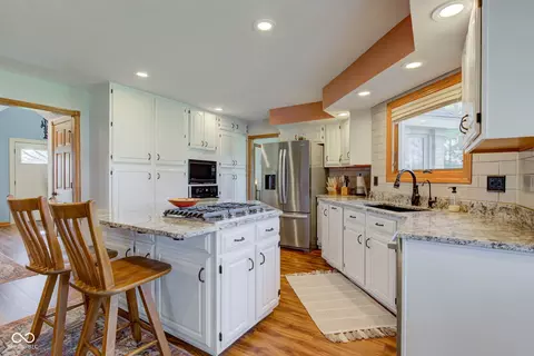 Kitchen - 2274 W Huntsville Rd, Pendleton, IN 46064 photo 3 of 6