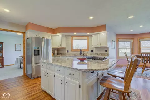 Kitchen - 2274 W Huntsville Rd, Pendleton, IN 46064 photo 2 of 6