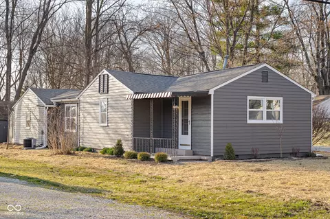 426 Della Rd, Columbus, IN 47203