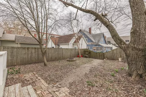 Exterior - 475 E Madison St, Franklin, IN 46131 photo 4 of 5