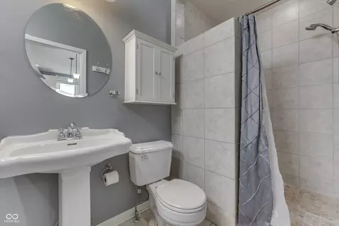 Bath - 475 E Madison St, Franklin, IN 46131 photo 1 of 1