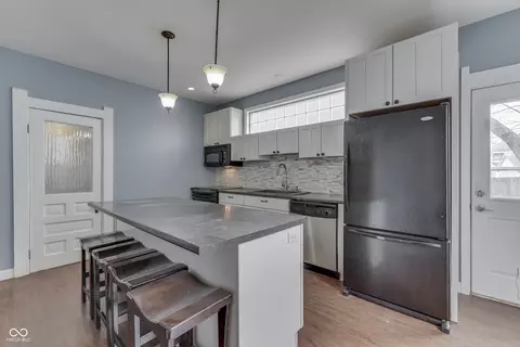 Kitchen - 475 E Madison St, Franklin, IN 46131 photo 2 of 4