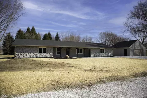 1890 W Country Estates Ct, Crawfordsville, IN 47933