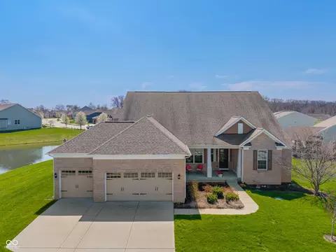 9559 Summer Hollow Dr, Fishers, IN 46037