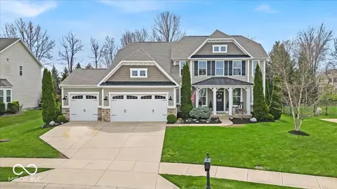 11367 Zanardi Ct, Zionsville, IN 46077