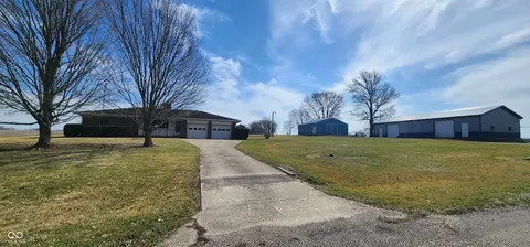 513 S Manning Dr, Veedersburg, IN 47987