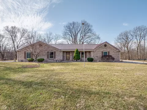 6425 E 234 State Rd, Ladoga, IN 47954