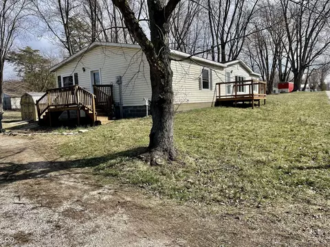 303 E Franklin St, Staunton, IN 47881