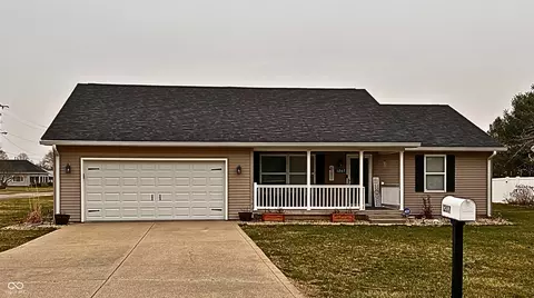 1207 Matthews St, Clinton, IN 47842