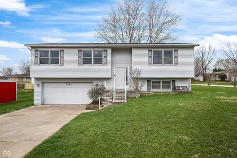 1814 Navaho Dr, Ellettsville, IN 47429