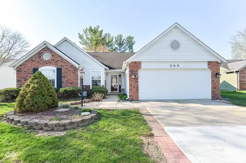 245 Suncrest Dr, Greenwood, IN 46143