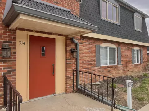 314 Elmead Ct #2008, Greenwood, IN 46142