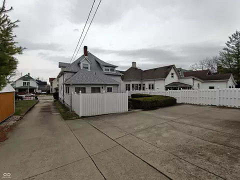 367 W Broadway St, Shelbyville, IN 46176