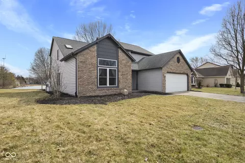 7659 Camberwood Dr, Indianapolis, IN 46268