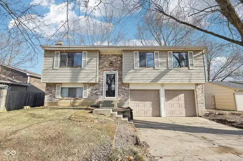 5426 Sleet Dr, Indianapolis, IN 46237
