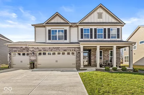 4179 Ironclad Dr, Bargersville, IN 46106