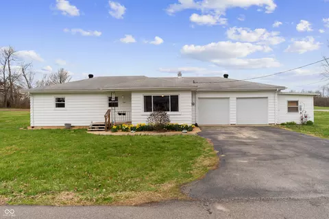 550 Grand St, Hope, IN 47246