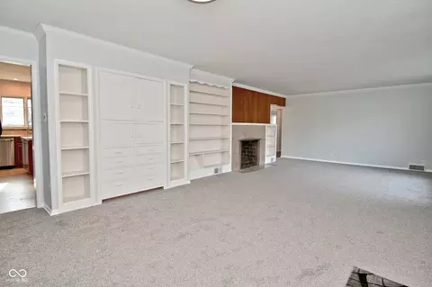 Living - 616 Gibbs Ct, Plainfield, IN 46168 photo 2 of 3