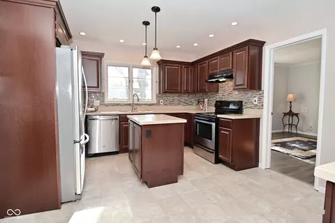 Kitchen - 616 Gibbs Ct, Plainfield, IN 46168 photo 1 of 6