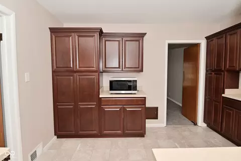 Kitchen - 616 Gibbs Ct, Plainfield, IN 46168 photo 5 of 6