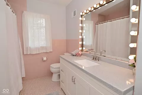 Bath - 616 Gibbs Ct, Plainfield, IN 46168 photo 2 of 4